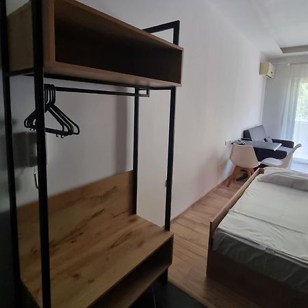 Teo'S Deluxe Studios Vlorë Екстериор снимка
