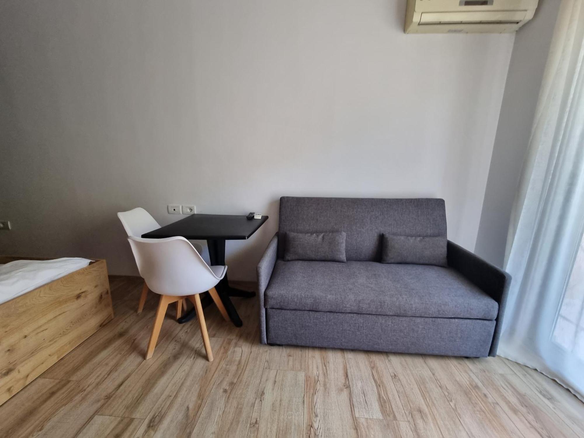 Teo'S Deluxe Studios Vlorë Екстериор снимка