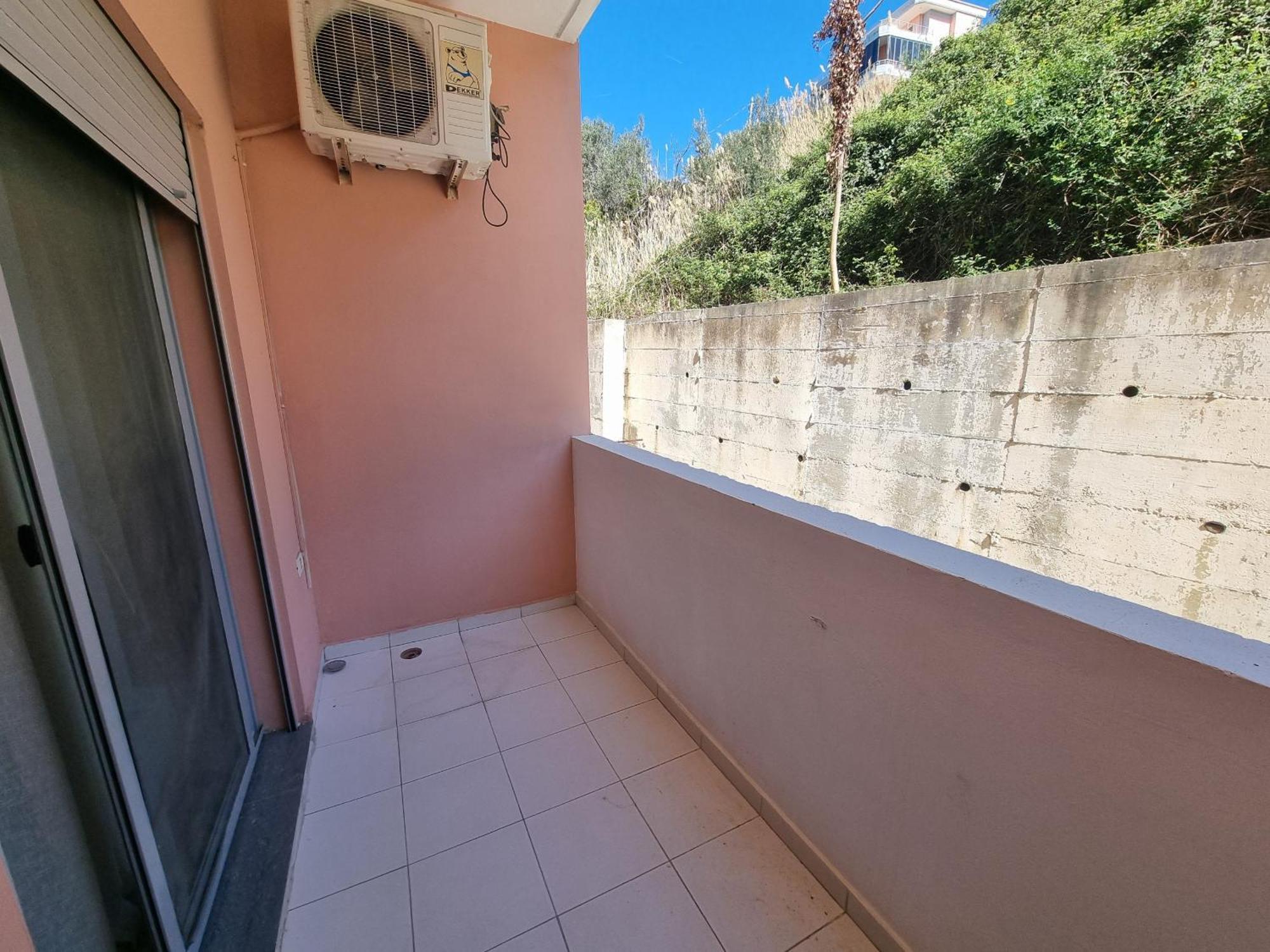 Teo'S Deluxe Studios Vlorë Екстериор снимка