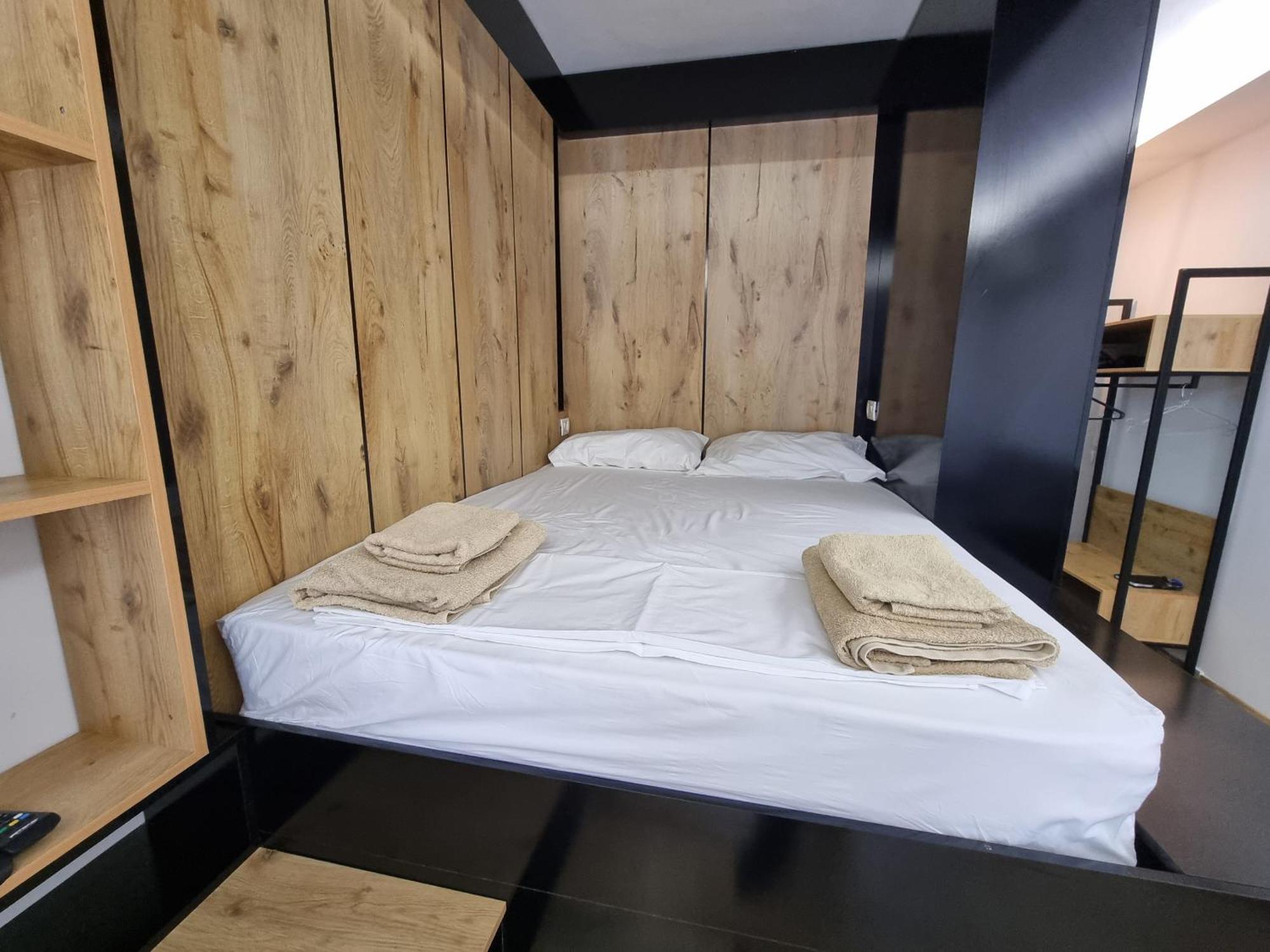 Teo'S Deluxe Studios Vlorë Екстериор снимка