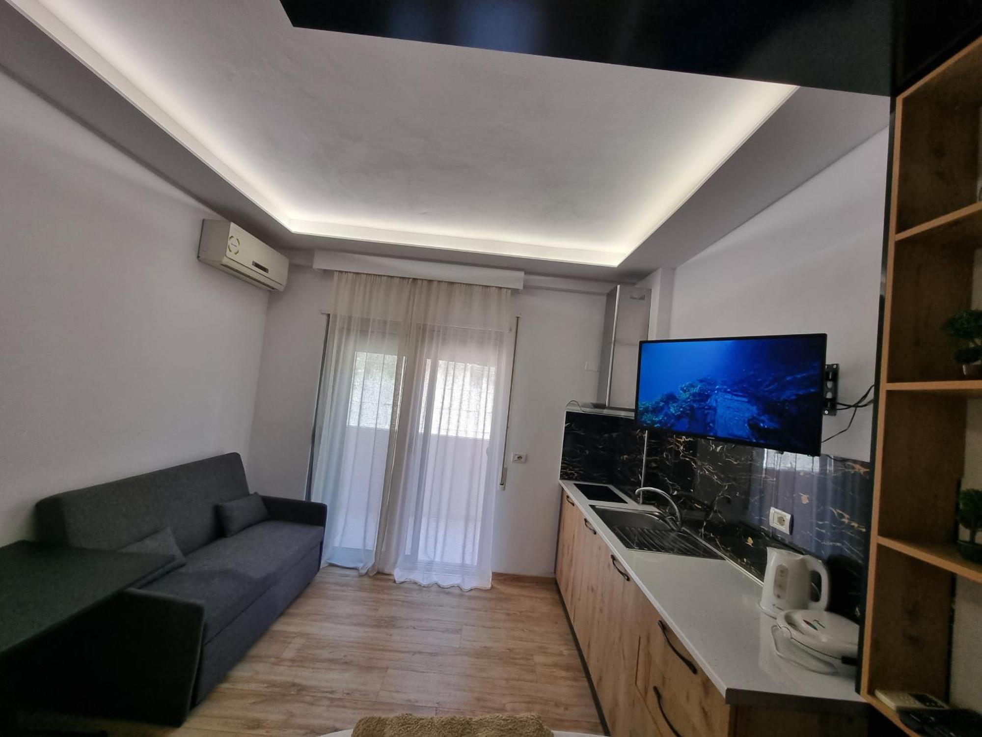 Teo'S Deluxe Studios Vlorë Екстериор снимка