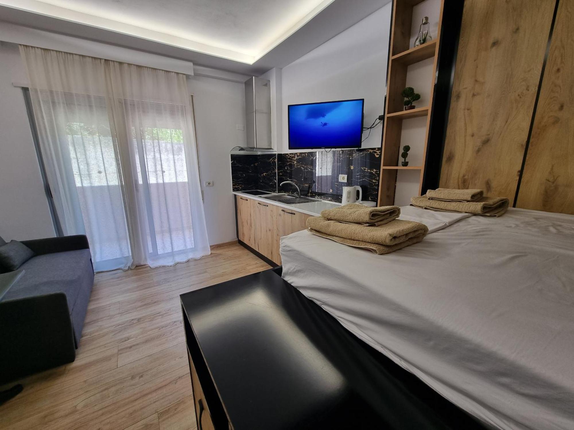 Teo'S Deluxe Studios Vlorë Екстериор снимка
