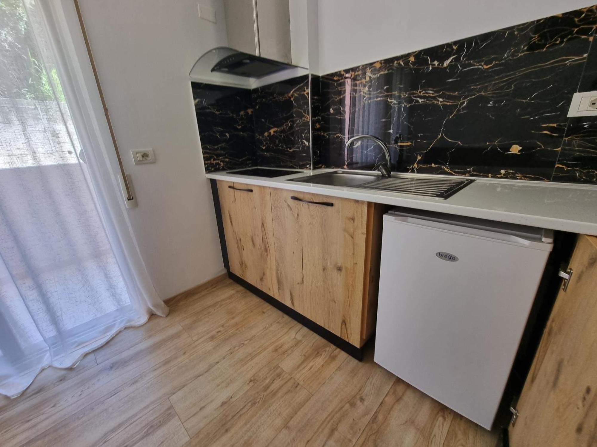 Teo'S Deluxe Studios Vlorë Екстериор снимка