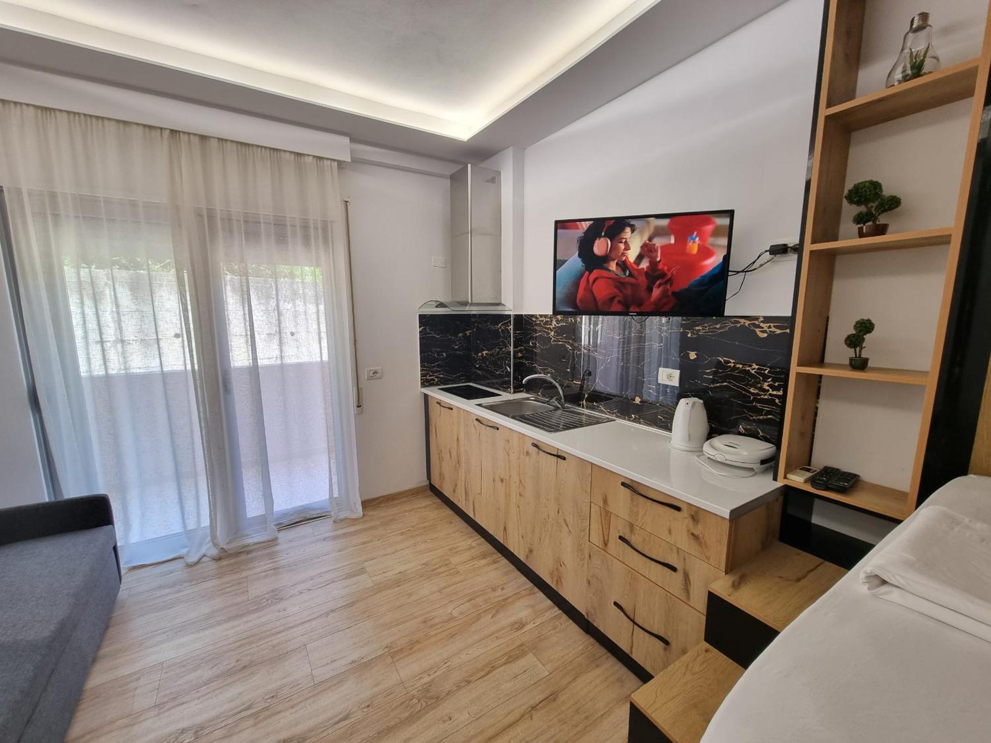 Teo'S Deluxe Studios Vlorë Екстериор снимка