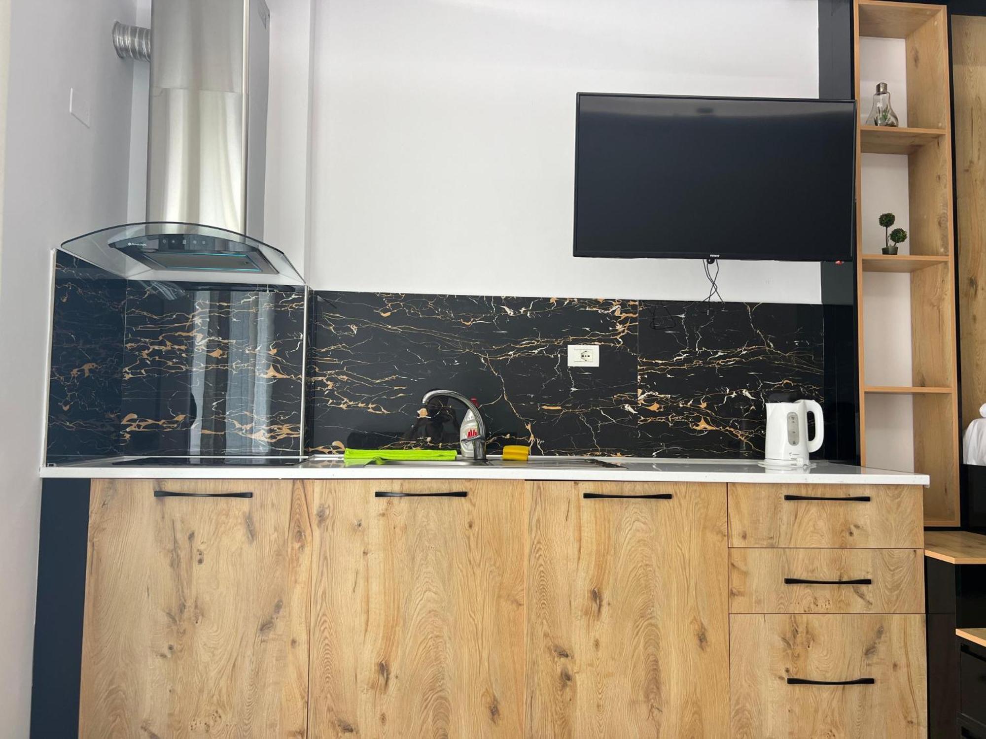 Teo'S Deluxe Studios Vlorë Екстериор снимка